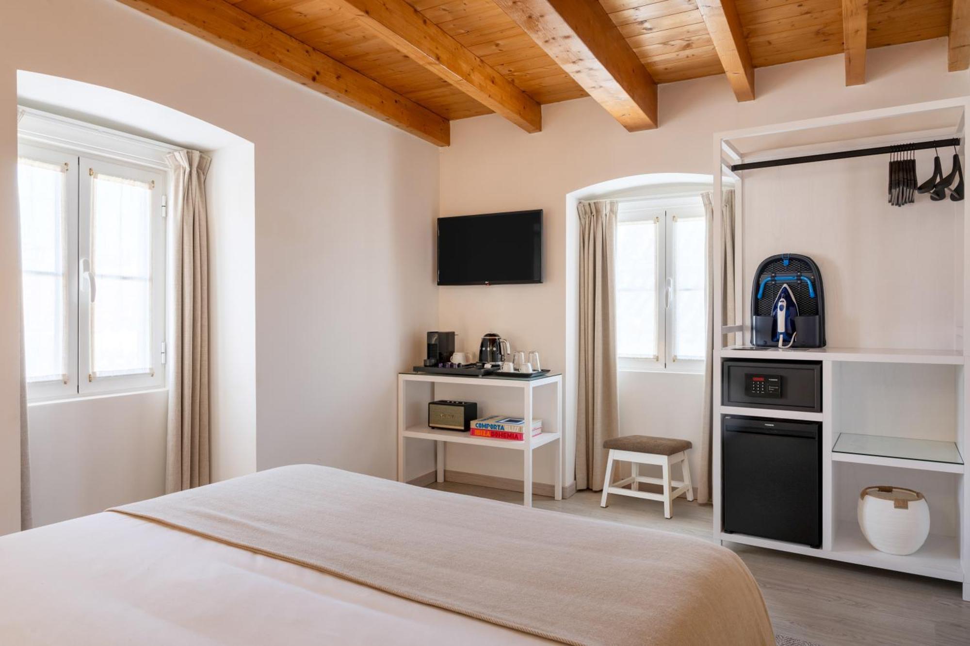 Azinheira Suites Townhouse - Alojamento Turistico (Adults Only) エルヴァス エクステリア 写真